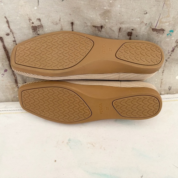 Vivaia Lightweight Square-Toe V-Cut Flats, Margot Walker Almond NEW - Picture 6 of 6